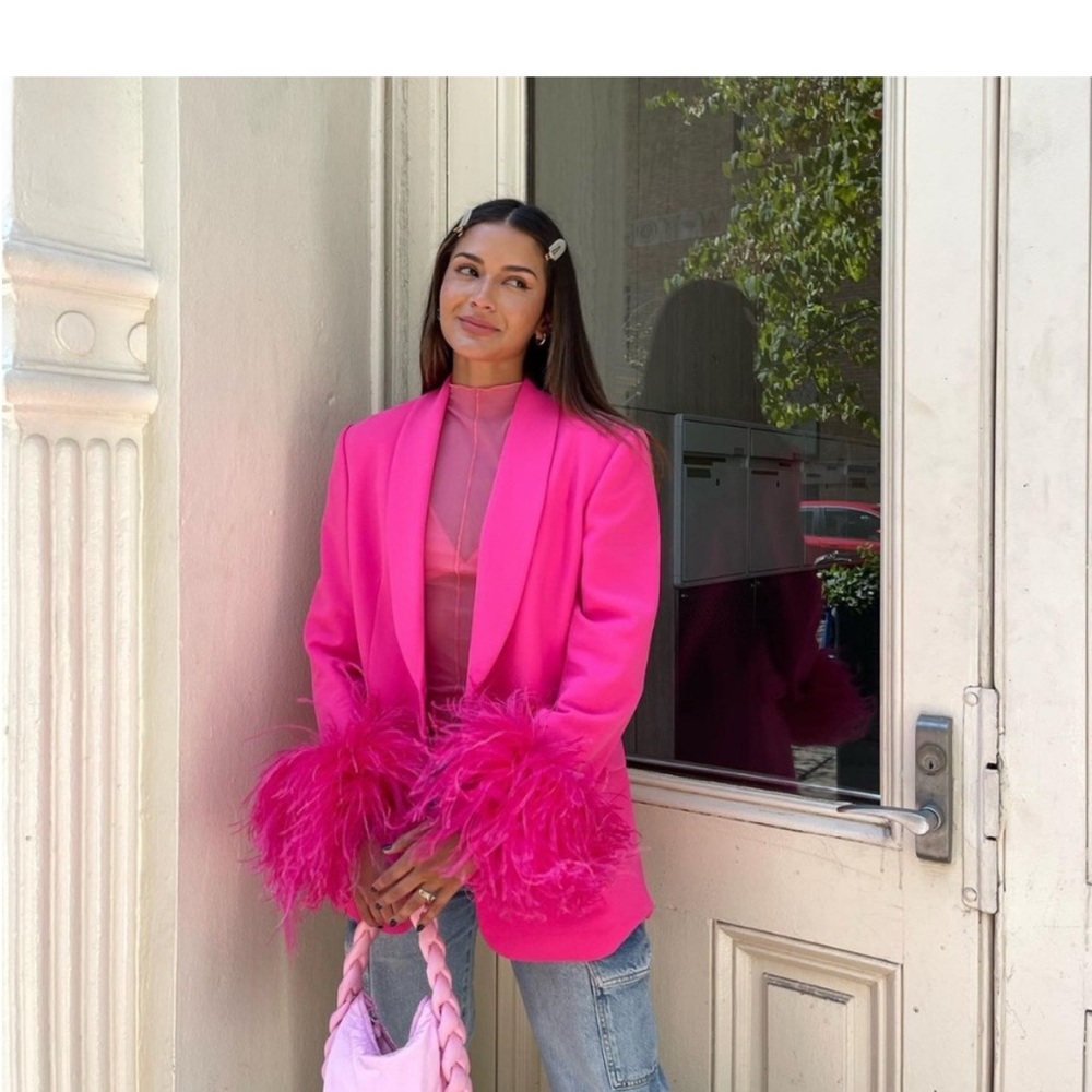 Zara feather cuff Blazer pink. Sold out. Popular style Blogger Favorite M